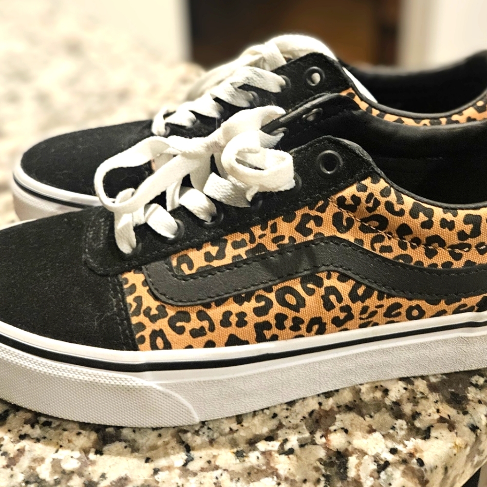 Vans Leopard Print Low Top Sneaker